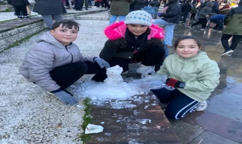 Kar Yağmayan Alaşehirde Çocuklara Kar Sürprizi