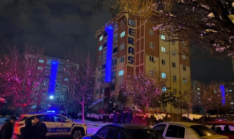 Karne Nedeniyle Tartışan 15 Yaşındaki Liseli Hayatını Kaybetti