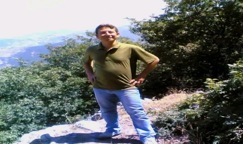 Alaşehir’de Matematik Öğretmeni Halı Sahada Hayatını Kaybetti