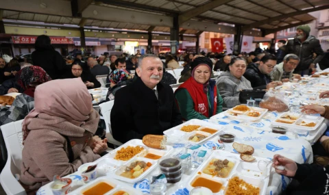 BAŞKAN BALABAN KARAKÖY’DE VATANDAŞLARLA İFTAR YAPTI