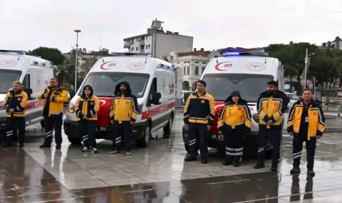 Manisa’ya 8 Yeni Ambulans