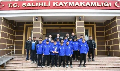 Salihli Kaymakamı Güldoğan’dan Şampiyon Takıma Tebrik