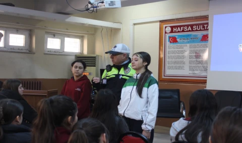 Salihli’de Lise Öğrencilerine Trafik Güvenliği Eğitimi