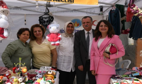 YUNUSEMRELİ KADINLAR EL EMEĞİ ÜRÜNLERİNİ EMEKLİLER PARKI’NDA SATIŞA SUNUYOR