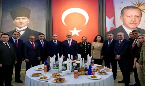 Manisa’da Protokol Bayramlaşma Programında Buluştu