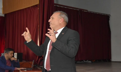 Yunusemre’de Aile Eğitimleri Programı Devam Ediyor