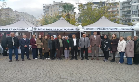 Yunusemre Halk Eğitimi Merkezi Tanıtım Standına Protokolden Ziyaret