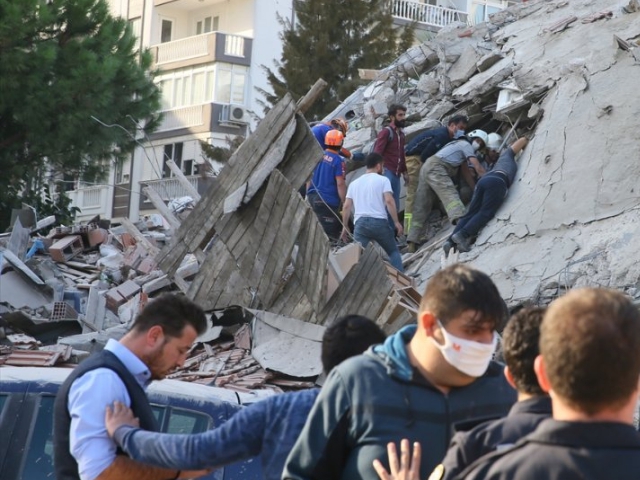 İZMİR'DE CAN KAYBI 6'YA YÜKSELDİ